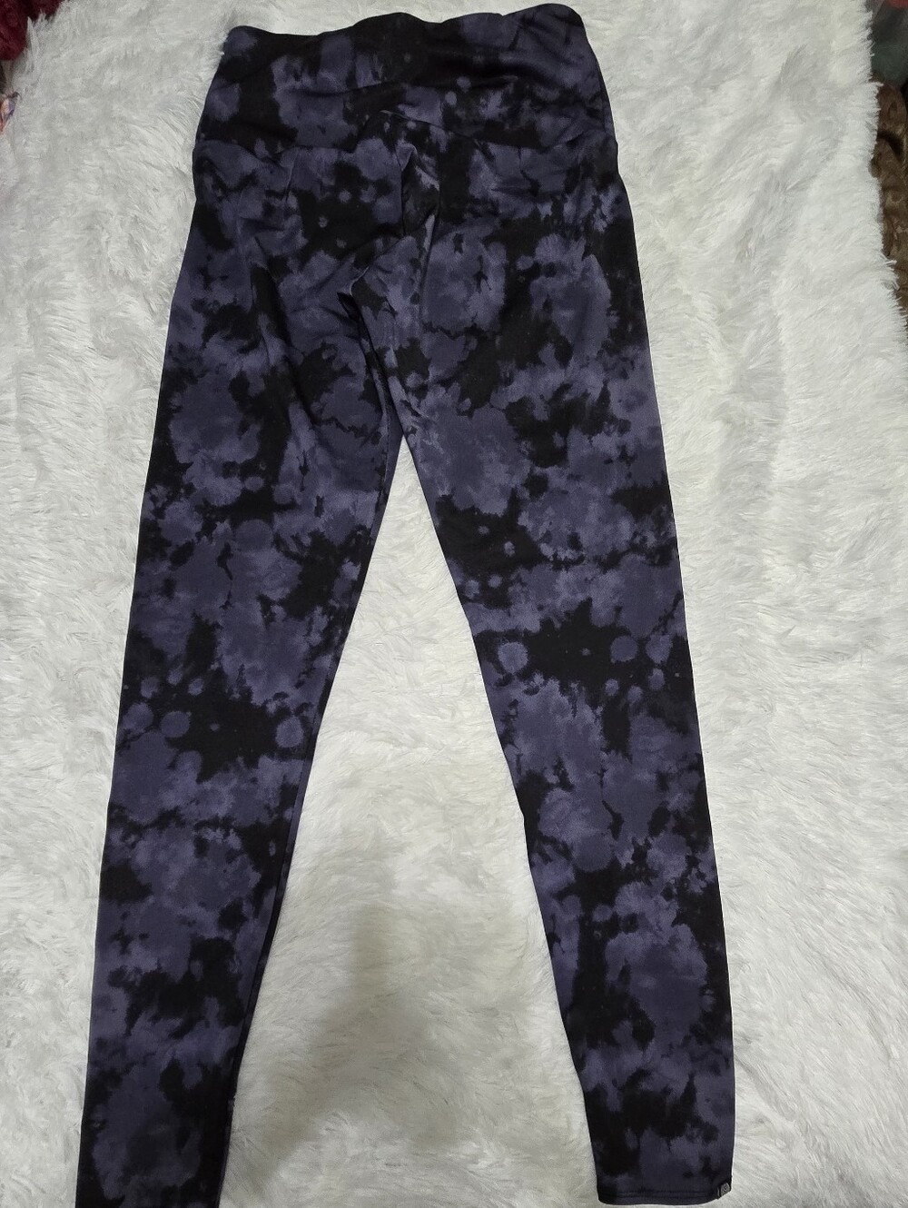 Onzie Black and Charcoal/blue Tie-Dye Skinny Leggings - Picture 6 of 6